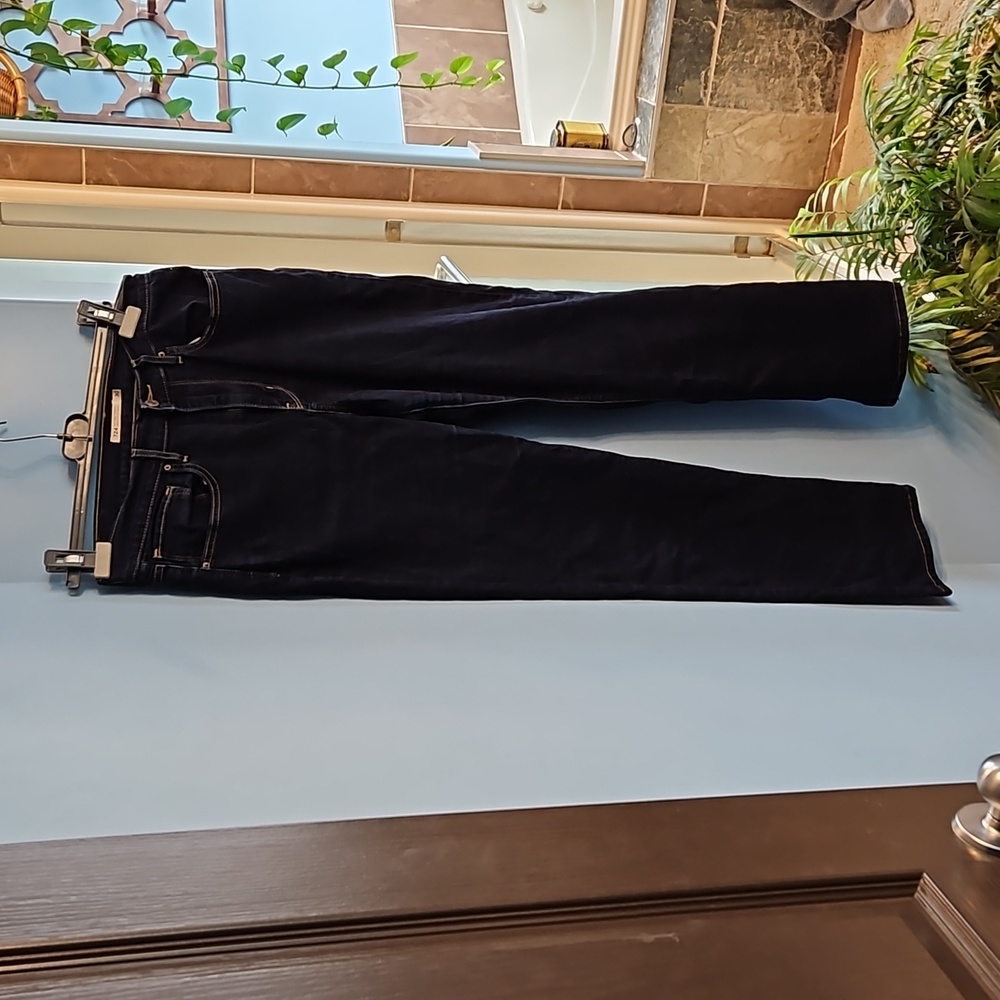 Levi's jeans size 30 high rise  straight